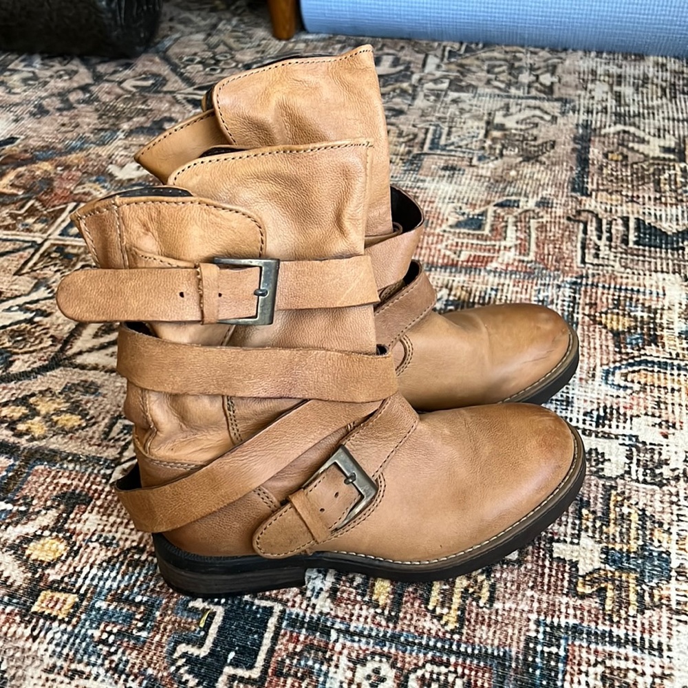 Steve Madden size 6 leather boots booties